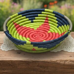 Vintage Novica Guacamayas Handwoven Natural Fiber Bowl with Metal Handles